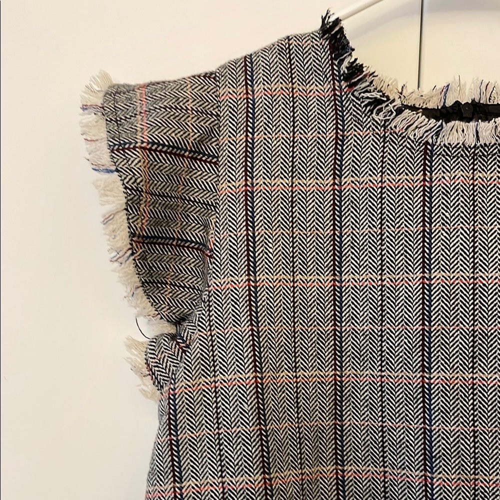 THML herringbone tweed fringe top. Size S. - Picture 4 of 16